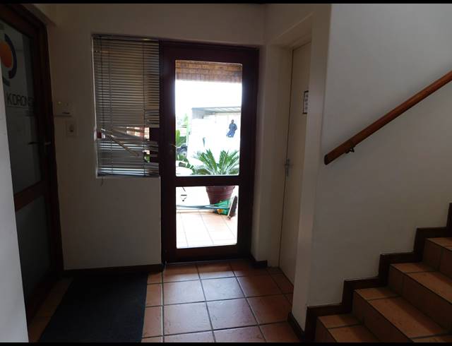 240M² OFFICE FOR SALE IN WELTEVREDEN PARK